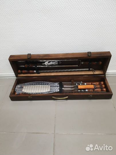 Набор шампуров в деревянном кейсе