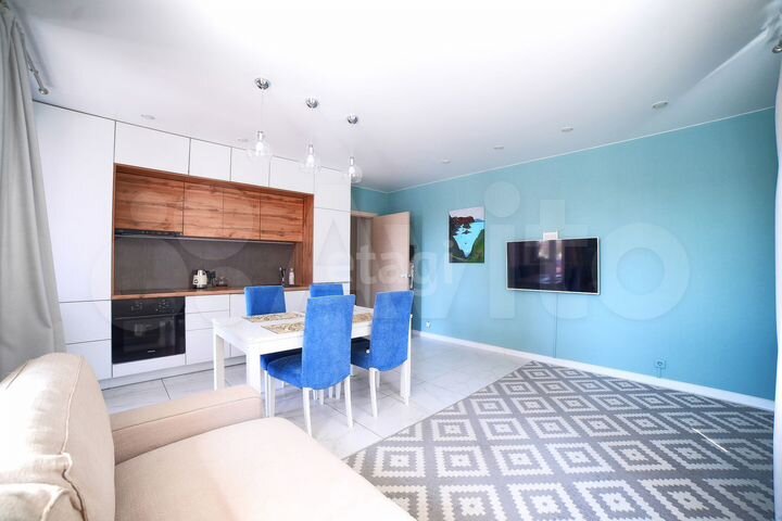 4-к. квартира, 89 м², 1/18 эт.