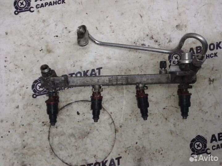 Топливная рейка Opel Vectra B 1.8, 2.0