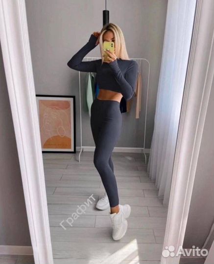 Спортивный женский фитнес костюм