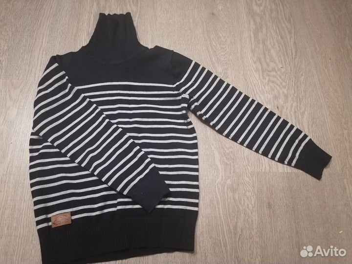 Продаю водолазку для мальчика