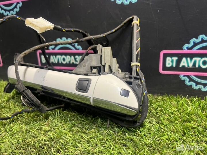 Ручка двери внешняя передняя правая Mercedes-Benz