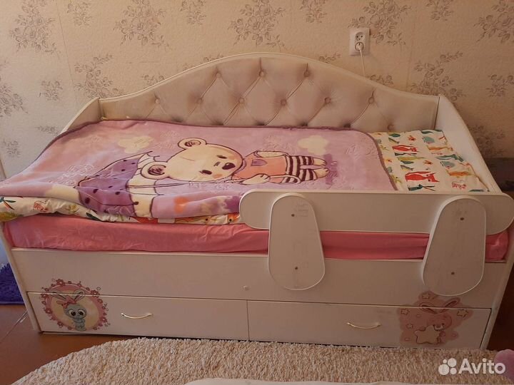 Комплект детской мебели для девочки