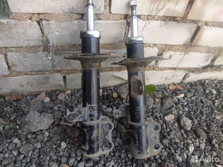 Стойки перед.тойота