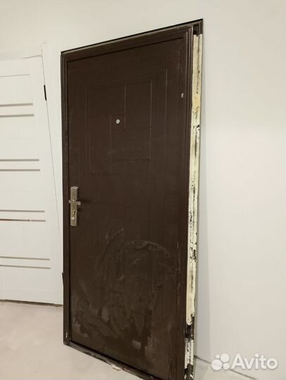 Дверь входная металлическая бу