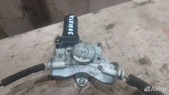 Стеклоподъемник передний правый Sonata EF 4