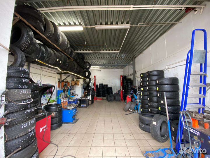 Continental ContiVikingContact 6 215/65 R17