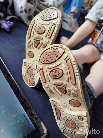 Сандалии для мальчиков 24