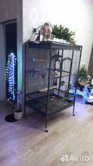 Клетка для крупного попугая
