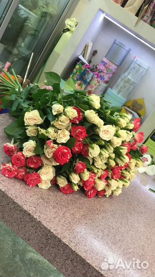 Розовые и Белые Кустовые Розы 25 шт. 60 см