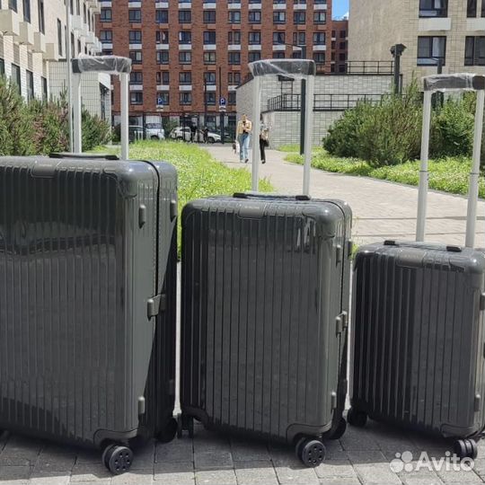 Новые чемоданы Rimowa