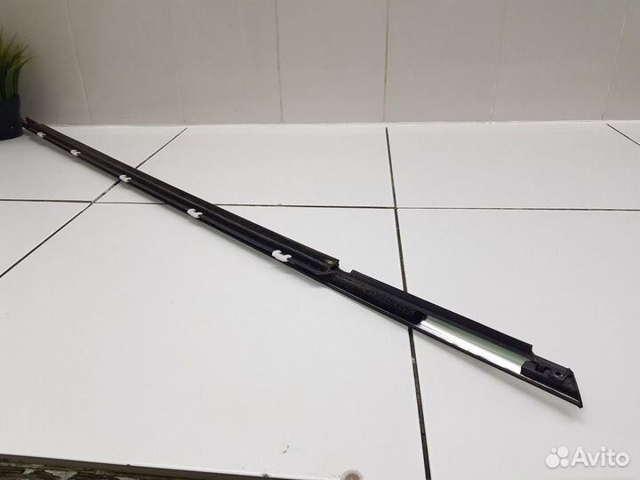 Молдинг стекла передней левой двери (Kia Ceed III)