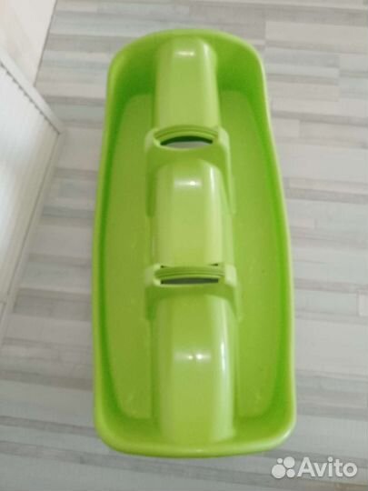 Детская горка и качели