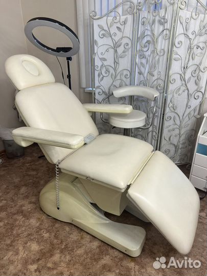 Косметологическое кресло с электроприводом