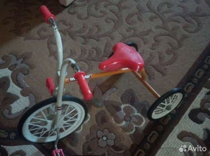 Детский трехколесный велосипед