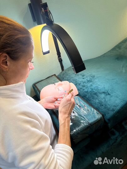 Обучение наращиванию ресниц