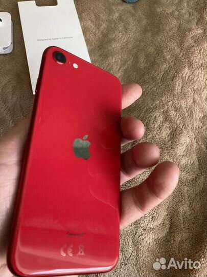 iPhone SE, 64 ГБ