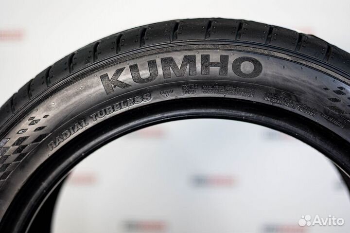 Kumho Ecsta PS71 235/45 R17 97Y