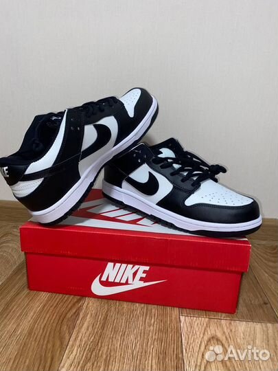 Пришли Nike Dunk Low 'Black White'