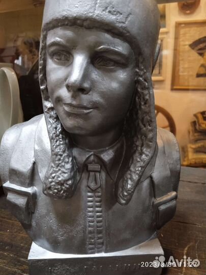 Ю. Гагарин бюст Монументскульптура металл