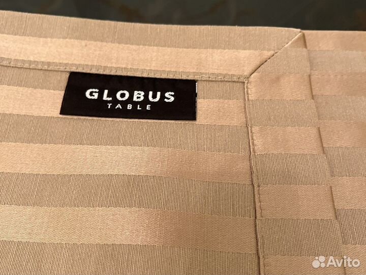 Набор из дорожки и салфеток для стола.Globus