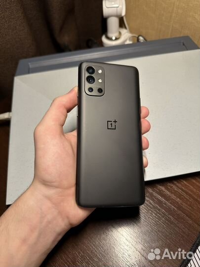 OnePlus 9R, 8/256 ГБ