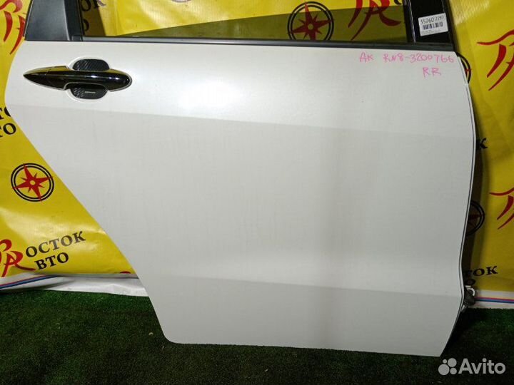 Дверь задняя правая Honda Stream RN8 R20A 2010