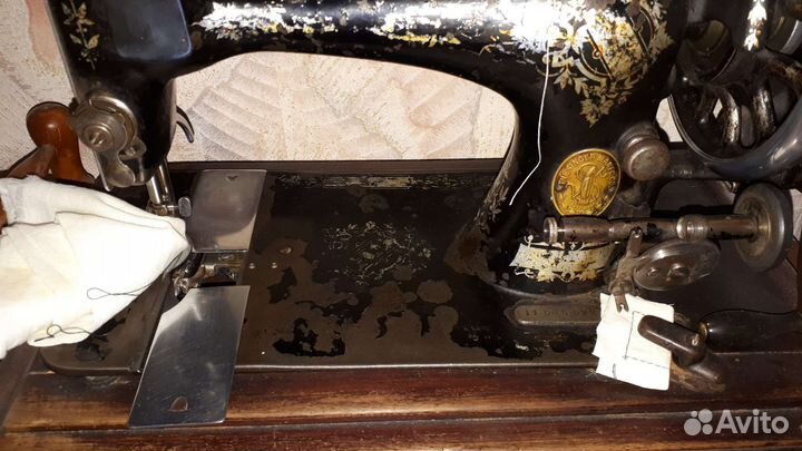 Швейная машина Singer