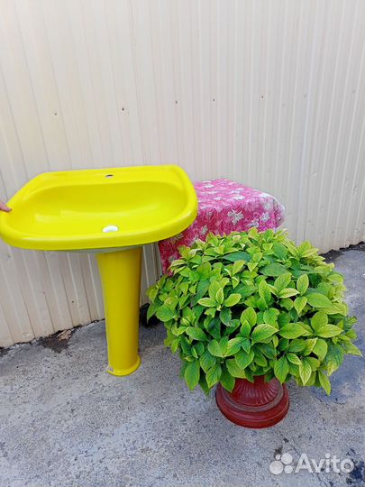 Раковина с тумбой