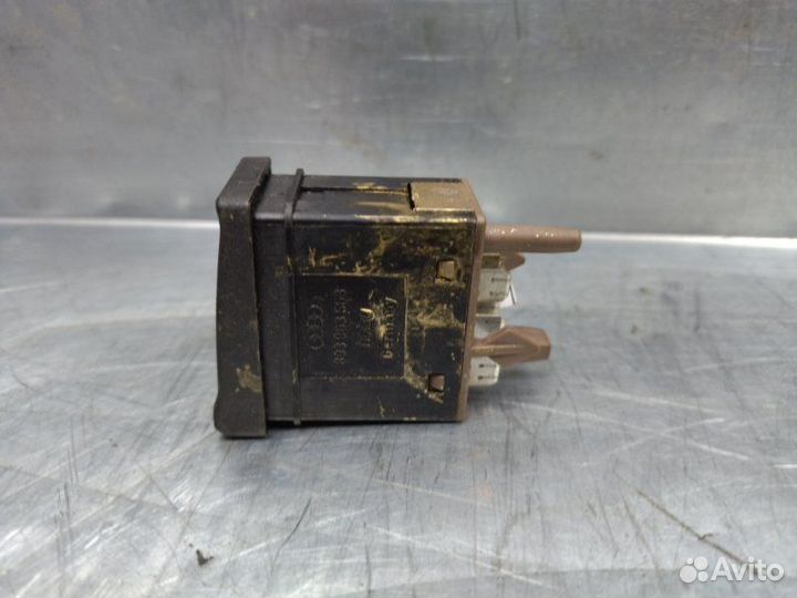 Кнопка обогрева сидений Audi 100 C4 1991-1994