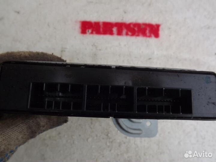 Блок электронный Субару Трибека B9