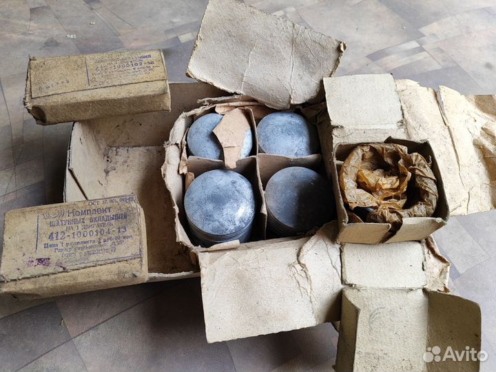 Комплект поршней с кольцами на москвич 412