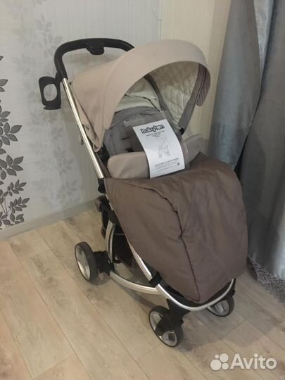 Прогулочная коляска в отличном состоянии