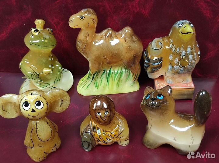 Статуэтки из природного камня Селенит