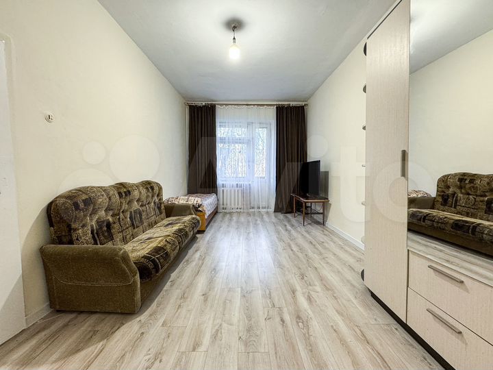 2-к. квартира, 54 м², 1/4 эт.
