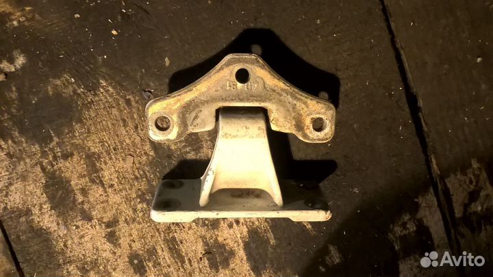 Рено премиум1 шарнир двери левый верхний