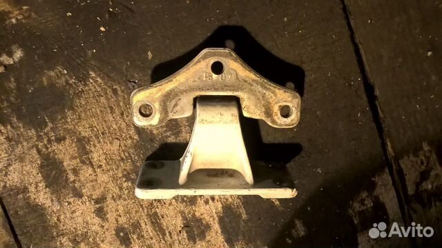 Рено премиум1 шарнир двери левый верхний