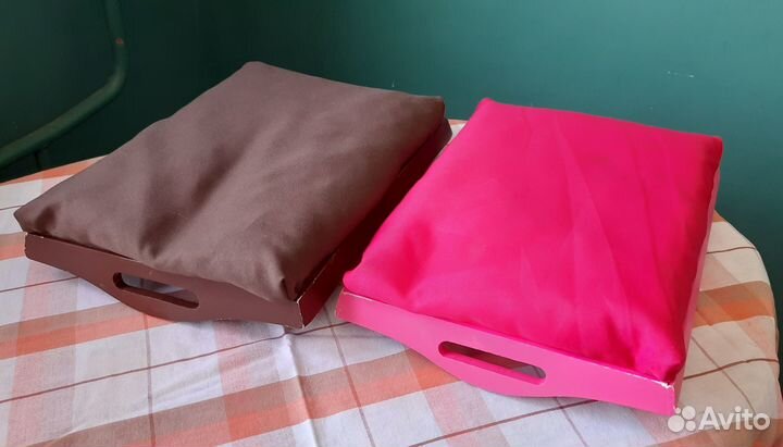 Поднос с подушкой и ручками, поднос столик