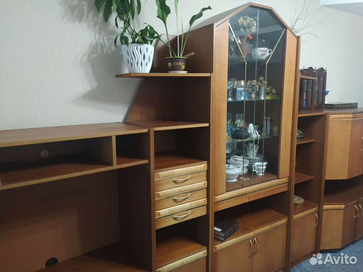 Стенка горка в гостиную