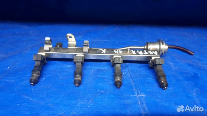 Топливная рампа 1.4 Opel Astra J