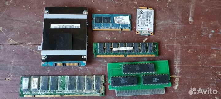 Микросхемы,процы,радиолампы,диоды,тумблеры серебре