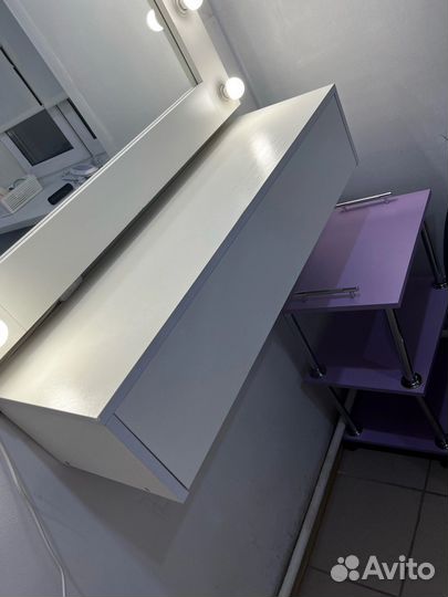 Туалетный столик белый