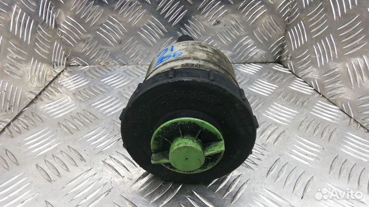 Бачок гура на Volkswagen Transporter T4