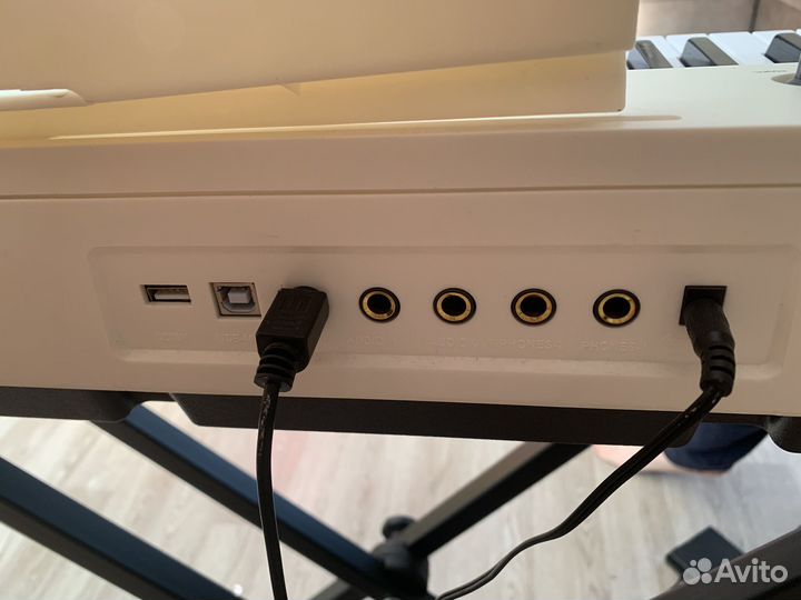 Цифровое пианино tesler