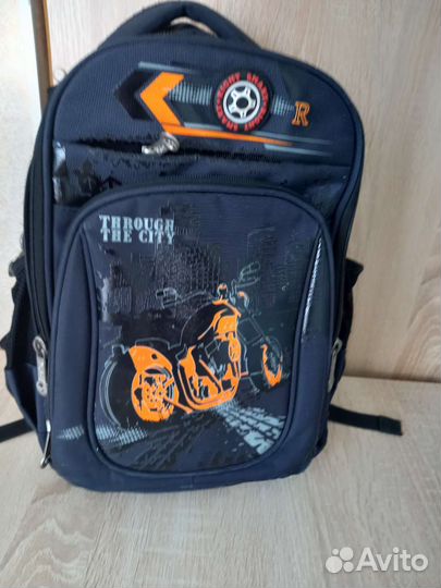 Рюкзак для мальчика первоклассника