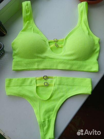 Новый комплект топ + трусики
