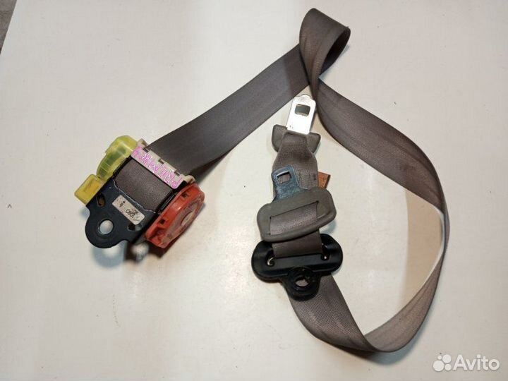 Ремень безопасности задний левый Mazda Premacy