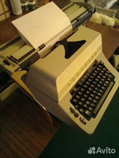 Продам печатную машинку 