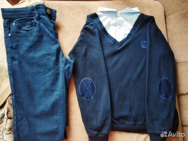 Джинсы и джемпер для подростка