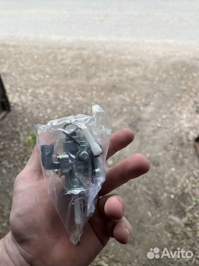 Топливный кран для бака мотоцикла